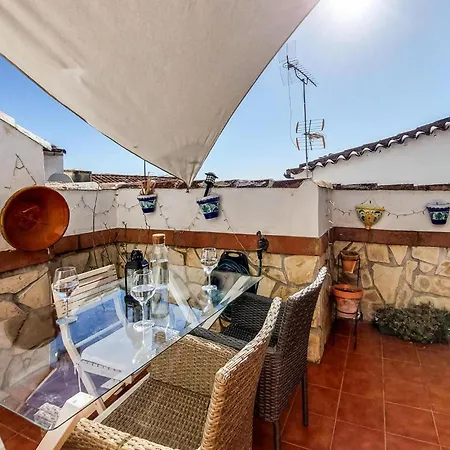 2 Bedroom Cozy In Holiday home