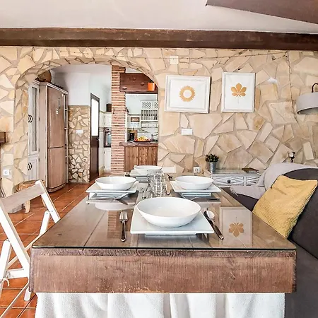2 Bedroom Cozy In